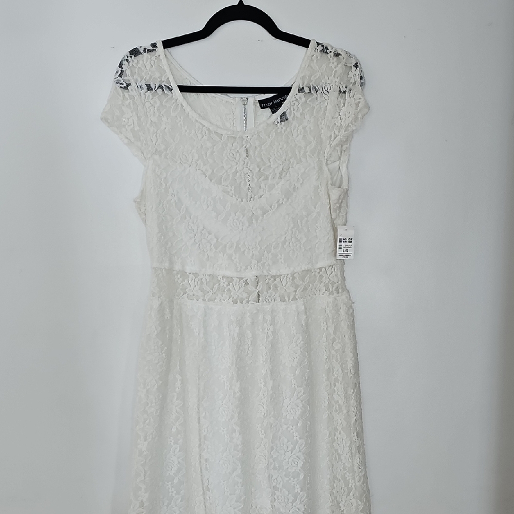 Chic White Lace Wedding Dress